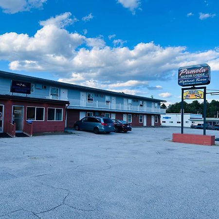 Pamola Motor Lodge Millinocket Екстериор снимка