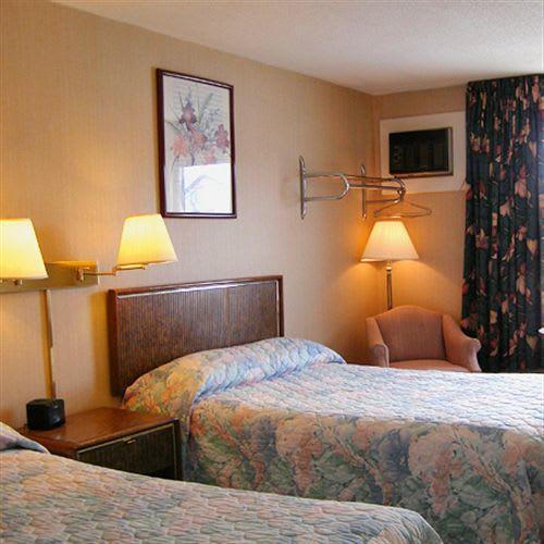 Pamola Motor Lodge Millinocket Стая снимка